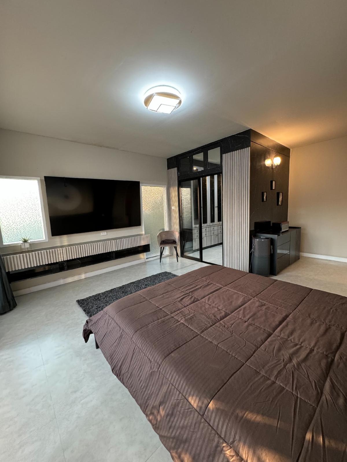 For SaleHouseChokchai 4, Ladprao 71, Ladprao 48, : House for sale, Lat Phrao 71, fully furnished, 9,800,000 (excluding transfer fee), 3 bedrooms, 3 bathrooms, 89 sq m.