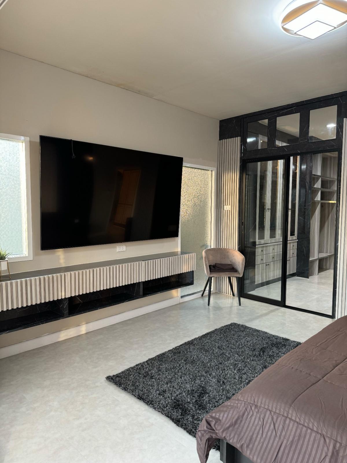 For SaleHouseChokchai 4, Ladprao 71, Ladprao 48, : House for sale, Lat Phrao 71, fully furnished, 9,800,000 (excluding transfer fee), 3 bedrooms, 3 bathrooms, 89 sq m.