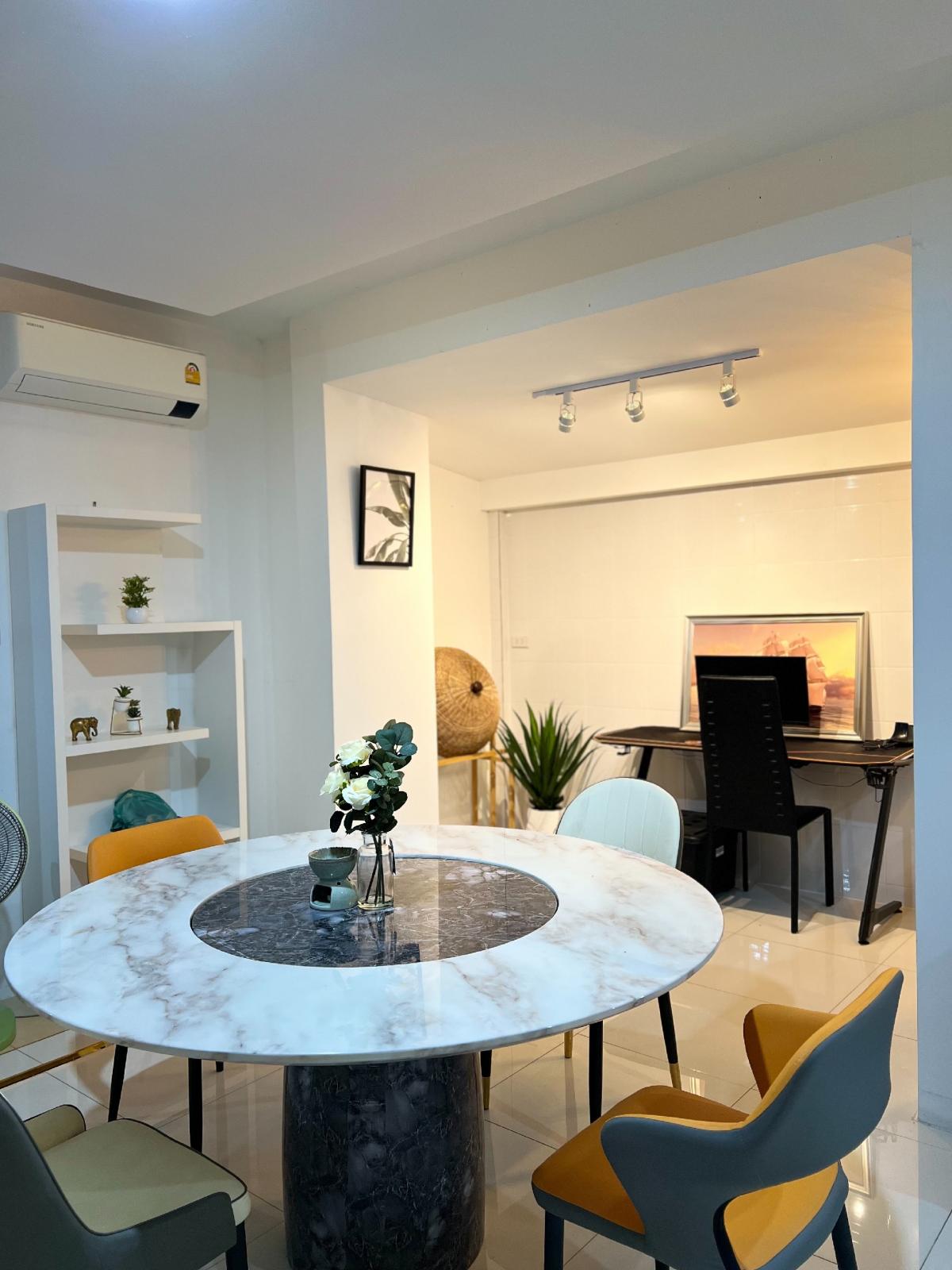 For SaleHouseChokchai 4, Ladprao 71, Ladprao 48, : House for sale, Lat Phrao 71, fully furnished, 9,800,000 (excluding transfer fee), 3 bedrooms, 3 bathrooms, 89 sq m.