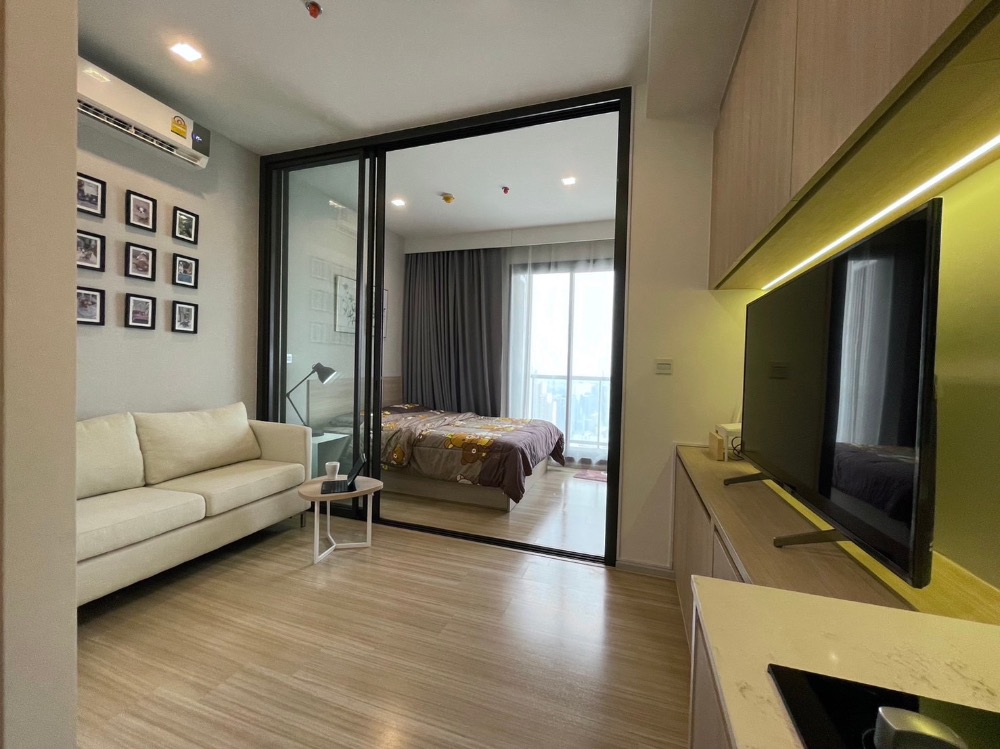 For SaleCondoSapankwai,Jatujak : 🔥 Urgent! Selling luxury condo M Jatujak, prime location in the city center! 🔥 1 bedroom | 1 bathroom | 28 sq m. Selling for only 3.29 million baht. Call 095-9269398 (Cooper) 24Hr