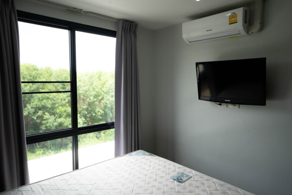 For SaleCondoSamut Prakan,Samrong : Condo for urgent sale, Abaconi Living ABAC Bangna, below appraisal price, suitable for investment, yield 7-8%, good location near the entrance to ABAC.