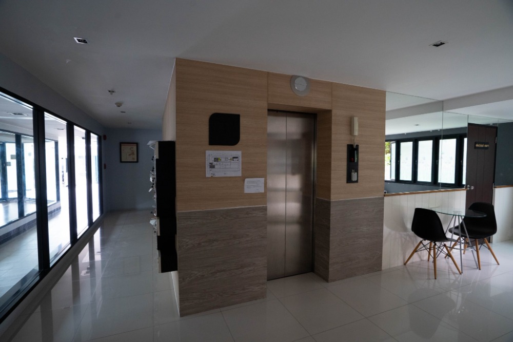 For SaleCondoSamut Prakan,Samrong : Condo for urgent sale, Abaconi Living ABAC Bangna, below appraisal price, suitable for investment, yield 7-8%, good location near the entrance to ABAC.