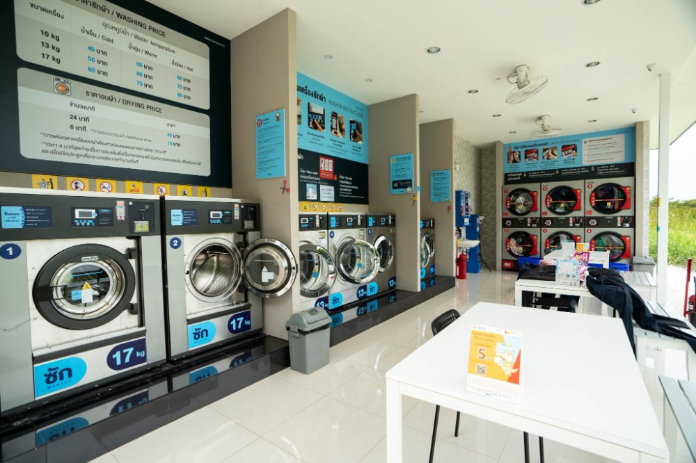 For SaleCondoSamut Prakan,Samrong : Condo for urgent sale, Abaconi Living ABAC Bangna, below appraisal price, suitable for investment, yield 7-8%, good location near the entrance to ABAC.