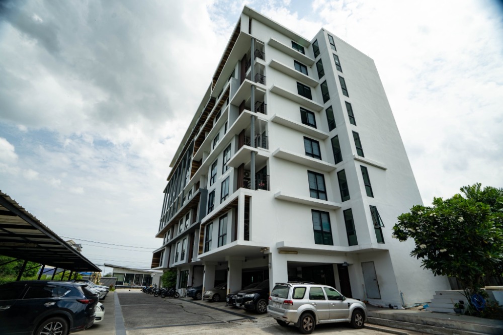 For SaleCondoSamut Prakan,Samrong : Condo for urgent sale, Abaconi Living ABAC Bangna, below appraisal price, suitable for investment, yield 7-8%, good location near the entrance to ABAC.