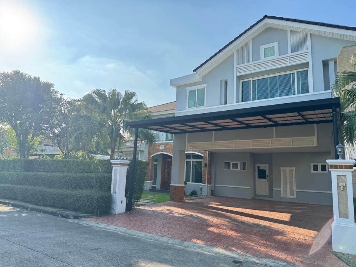 For RentHouseLadkrabang, Suwannaphum Airport : 🔥 Luxury house with a swimming pool. 🔥 Perfect Masterpiece Rama9🌟 Project. Details 🌟 Land area 200 square wah (a lot of space around the house) 🔥 There is a swimming pool. 4 car parking rooms. Interested please contact 0956141616.