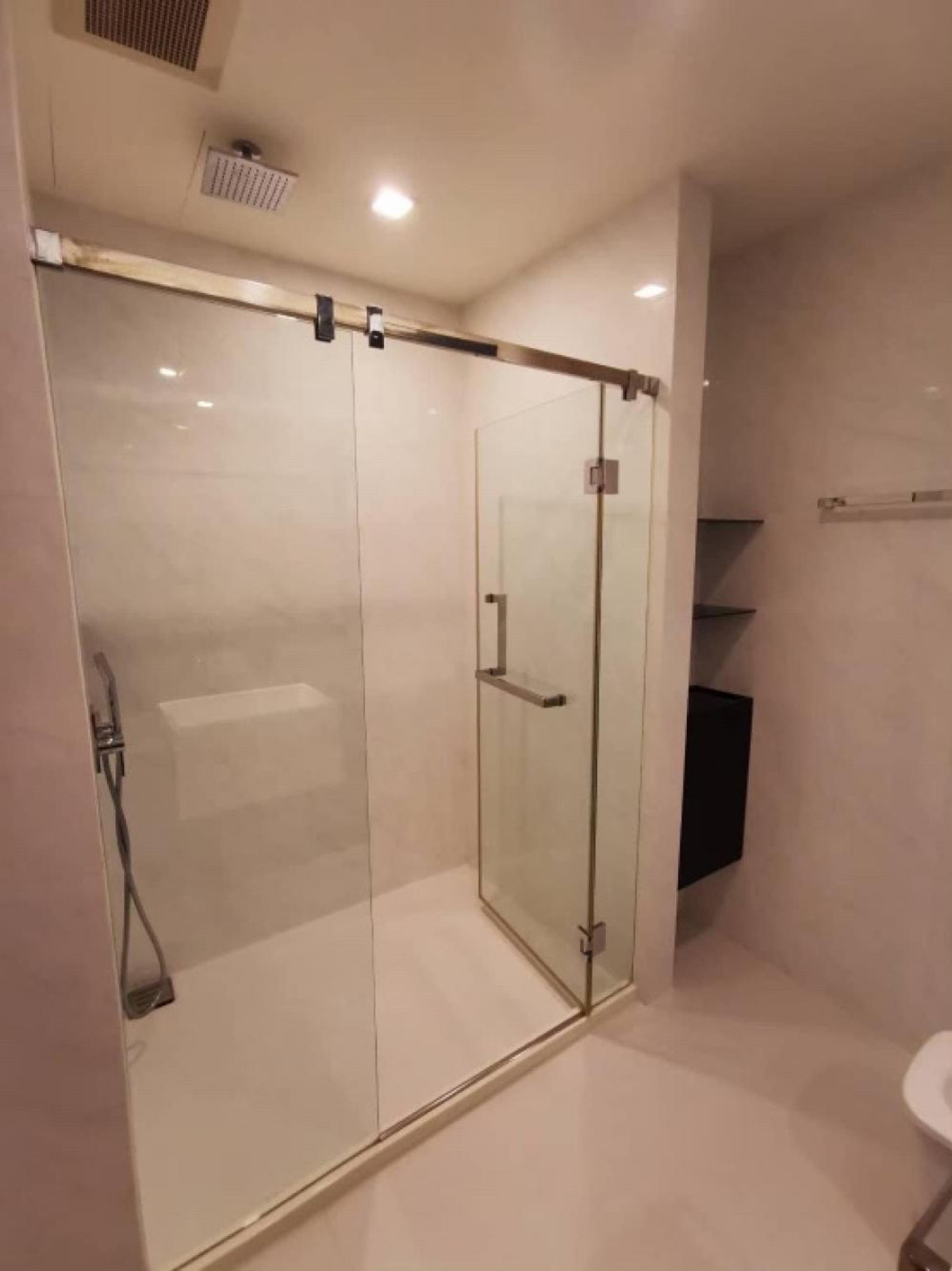 🔥 พลาดไม่ได้! ห้องสวย หายากมากกกกก! 🔥  🏙 The Room Rama 4 – คอนโดหรู ใจกลางเมือง  💎 2 ห้องนอน | 2 ห้องน้ำ | 85 ตร.ม. เช่าเพียง45,000บาท ต่อเดือน โทร 📞 Call: 086-746-8882 (K. Cooper) Loading...