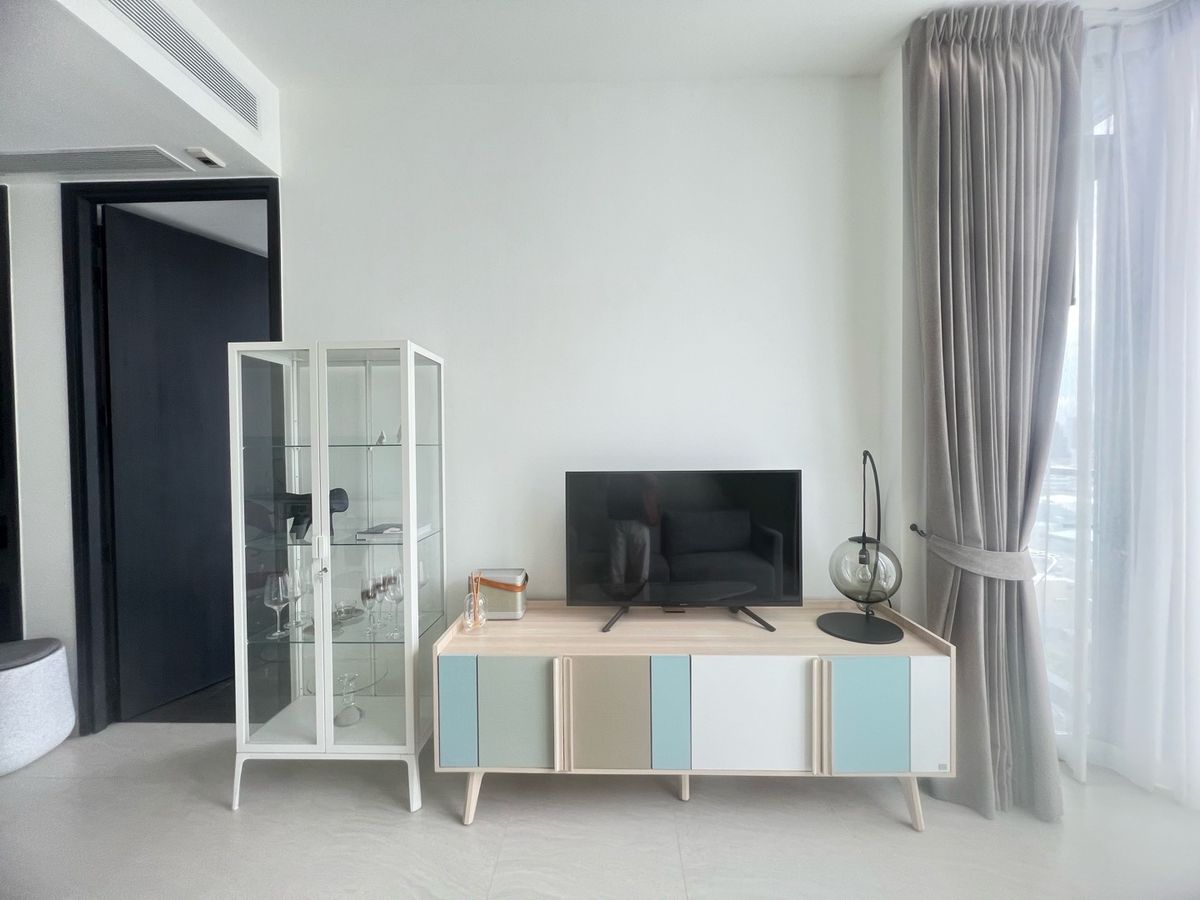 For RentCondoSathorn, Narathiwat : FOR RENT : SPACIOUS MODERN UNIT @ TAIT SATHORN 12 ,