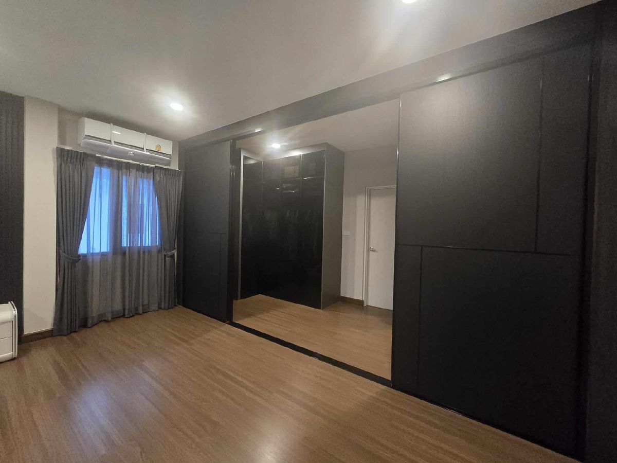 For RentHousePattanakan, Srinakarin : Rent a detached house The City The City Rama 9 - Krungthep Kreetha