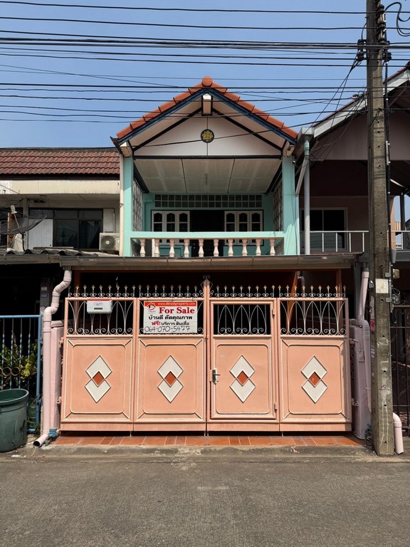 ขายทาวน์โฮมนวมินทร์ รามอินทรา : ขายบ้าน รามอินทรา 14 แยก 7 บ้านพร้อมเข้าอยู่ เข้าซอยเพียง 70 เมตร
