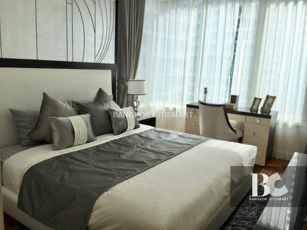 For SaleCondoWitthayu, Chidlom, Langsuan, Ploenchit : Lang Lang Suan Condo, Luxury Free Hold Condo, CBD, near BTS 2, Polo View with furniture electrical appliance
