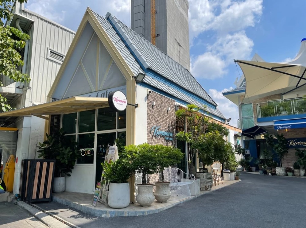 ให้เช่าร้านค้า/ตลาดนัดสาทร นราธิวาส : ให้เช่า พื้นที่ ริมถนนเจริญกรุง ซอย75  ตรงข้ามโรงเรียน Shrewsbury International School ,ใกล้ เอเชีย ทีค  เหมาะกับร้าน ร้านดอกไม้ / ร้านแนว lemon farm หรือขายของสุขภาพสำหรับกลุ่มลูกค้าต่างชาติ