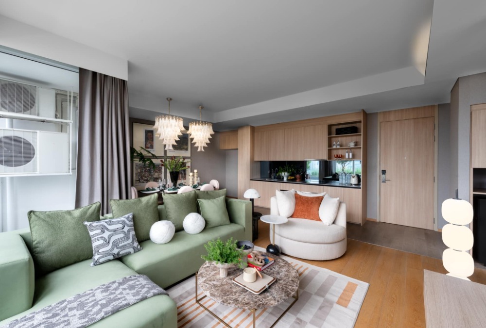 For SaleCondoSukhumvit, Asoke, Thonglor : junior Penthouse Unit for Sale at Siamese Exclusive Sukhumwit 42 with fully decoration .