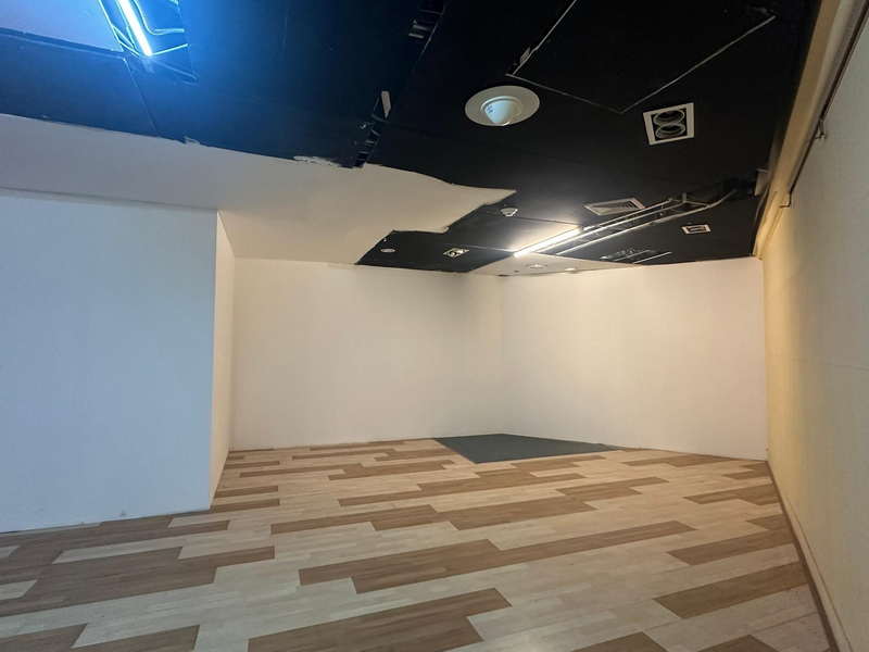 For RentRetail SpaceWitthayu, Chidlom, Langsuan, Ploenchit : Bangkok Retail Phloen Chit BTS Phloen Chit BRE23614