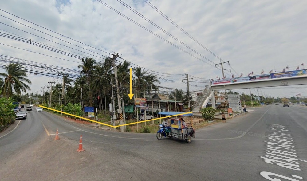 For SaleLandSamut Songkhram : Beautiful plot of land for 3 rai (3-2-88 rai), next to the highway 325, about 58*102 meters long, near Amphawa Market, Chulamanee Temple.