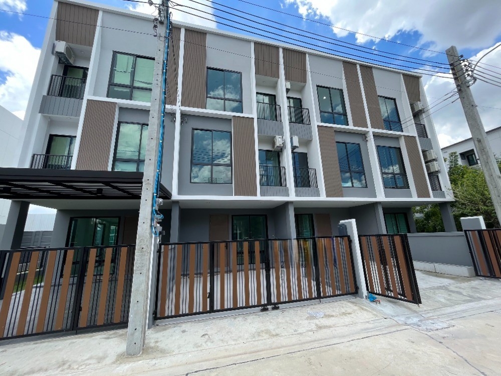 ขายทาวน์โฮมวิภาวดี ดอนเมือง หลักสี่ : LTH11802 - Townhome FOR SALE at Nue Connex Don Mueang Size 190 sqm. 22.5 sqw. 3 beds 3 baths Near Don Mueang Airport ONLY 6.69 MB