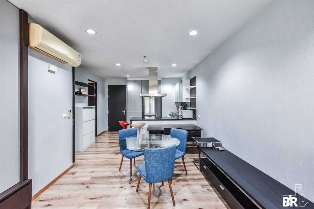 For RentCondoRatchathewi,Phayathai : The room is available. There is a real room. The Address Siam 2B2B 75 SQM. Only 38,000 baht !!