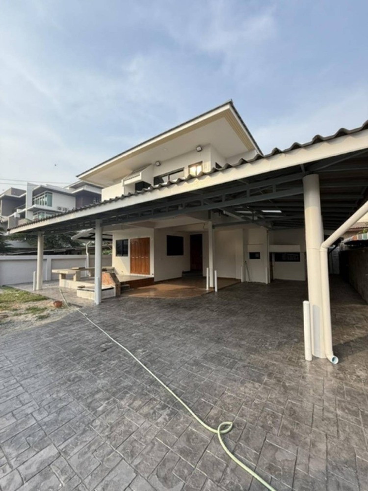 ให้เช่าบ้านโชคชัย4 ลาดพร้าว71 : SHSS101 ให้เช่า บ้านเดี่ยว ปากซอย สังคมสงเคราะห์ 12 ขนาด 101ตรว. 2ชั้น พื้นที่ใช้สอย 300ตรม. 4นอน 5น้ำ 60,000 บาท 064-959-8900