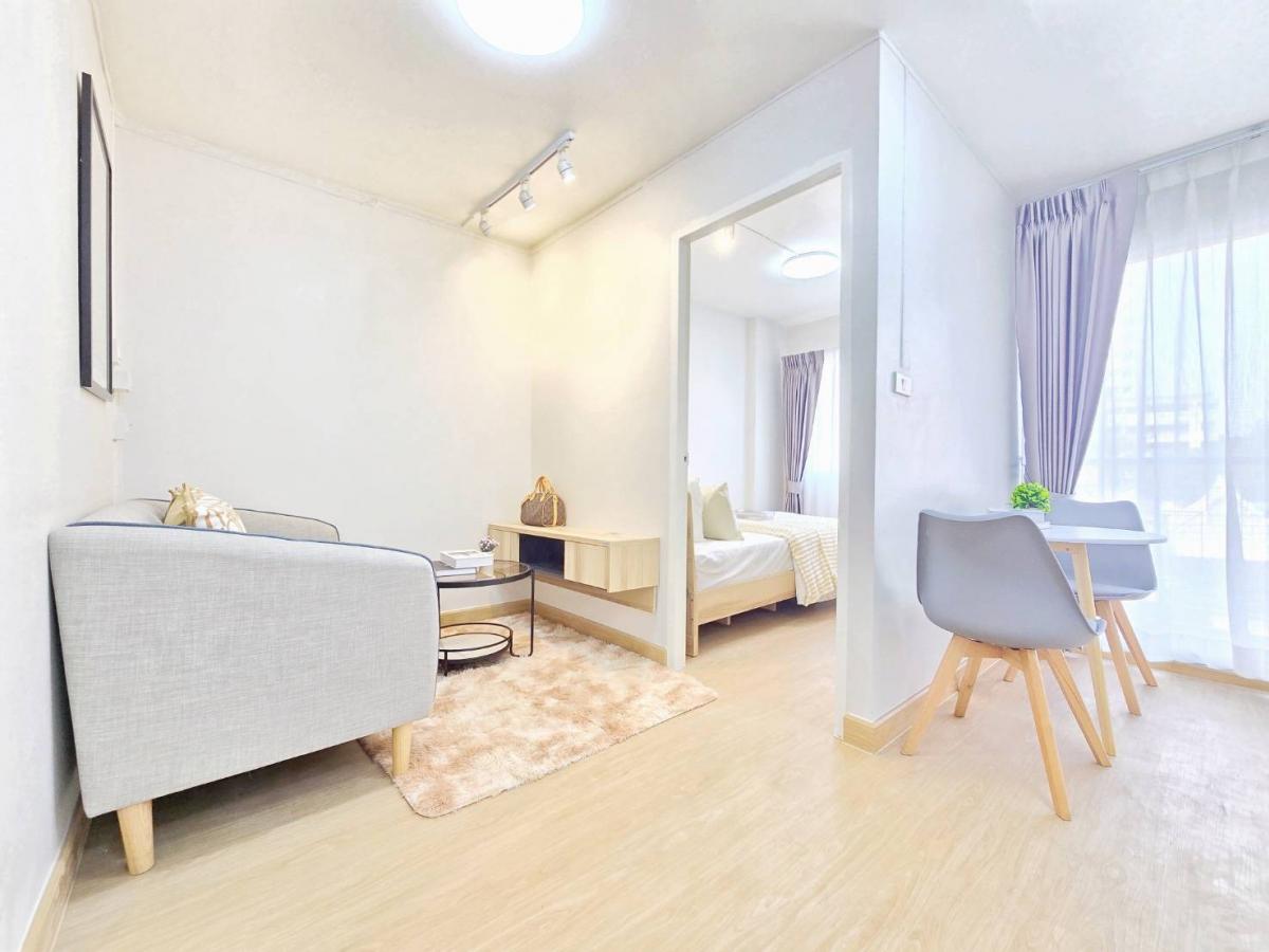 ขายคอนโดเสรีไทย-นิด้า : 📍 ทำเลปัง ใกล้เดอะมอลล์ บางกะปิ ช้อปปิ้งง่ายๆ แค่เดินออกมาไม่กี่นาทีก็ถึงห้าง ครบจบในที่เดียว! 👉อัสสกาญจน์เพลส🌳