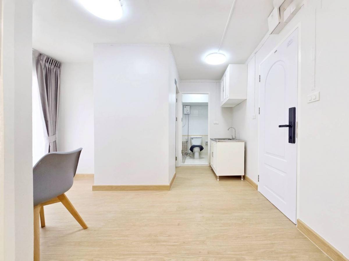 ขายคอนโดเสรีไทย-นิด้า : 📍 ทำเลปัง ใกล้เดอะมอลล์ บางกะปิ ช้อปปิ้งง่ายๆ แค่เดินออกมาไม่กี่นาทีก็ถึงห้าง ครบจบในที่เดียว! 👉อัสสกาญจน์เพลส🌳