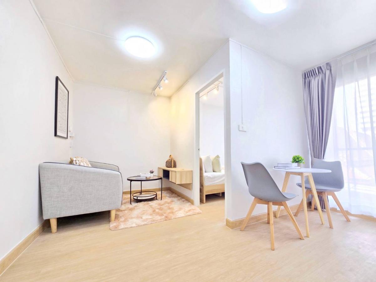 ขายคอนโดเสรีไทย-นิด้า : 📍 ทำเลปัง ใกล้เดอะมอลล์ บางกะปิ ช้อปปิ้งง่ายๆ แค่เดินออกมาไม่กี่นาทีก็ถึงห้าง ครบจบในที่เดียว! 👉อัสสกาญจน์เพลส🌳