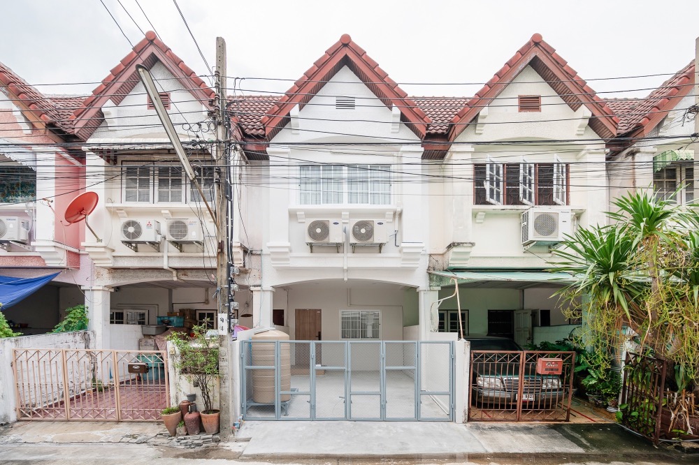 ขายทาวน์โฮมลาดพร้าว101 แฮปปี้แลนด์ : หมู่บ้านพิบูลย์ ลาดพร้าว 101 รีโนเวทใหม่
