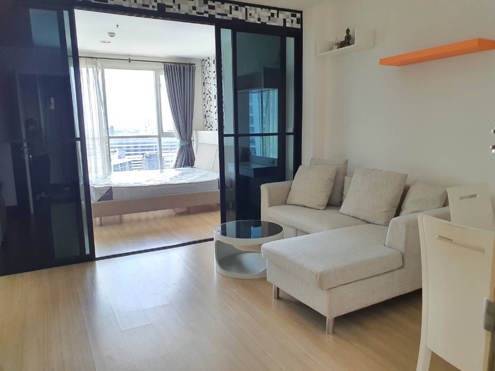 For SaleCondoLadprao, Central Ladprao : 🔥 Dont miss it! Golden Location condo at a pleasing price! 🔥 🏙 Life @ Ladprao 18 - Staying, its worth the investment. 📍 1 bedroom | 1 bathroom | 40 sq.m. 🚆 Near MRT Lat Phrao - Super convenient travel 💸 Sell only 3,350,000 baht (negotiable price!) 📞