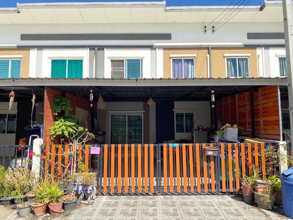 For SaleHousePathum Thani,Rangsit, Thammasat : Townhome for sale/townhouse ** Lalil Town Laio Lam Luk Ka Khlong 4-5 ** Liab Khlong 5 Road, Western side, Lat Sawai Subdistrict, Lam Luk Ka District, Pathum Thani Province