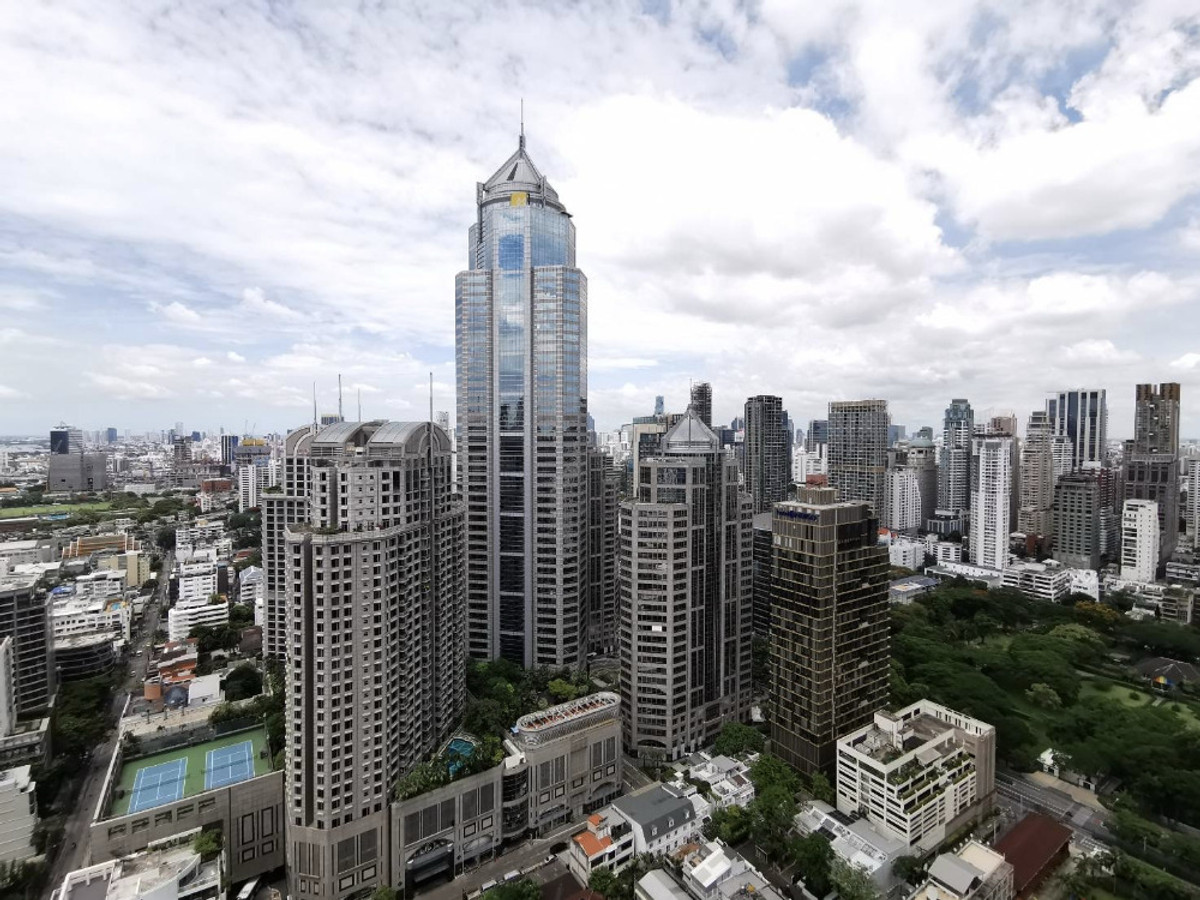 ให้เช่าคอนโดวิทยุ ชิดลม หลังสวน : Athenee Residence: 2bed 2bath+ maid 132.38sqm. 120,000/mth Am: 0849429988