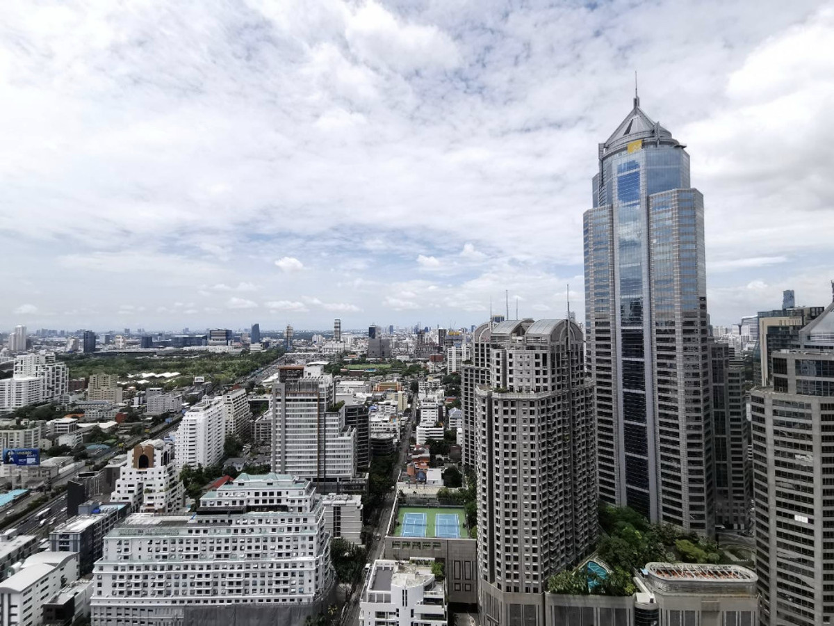 ให้เช่าคอนโดวิทยุ ชิดลม หลังสวน : Athenee Residence: 2bed 2bath+ maid 132.38sqm. 120,000/mth Am: 0849429988