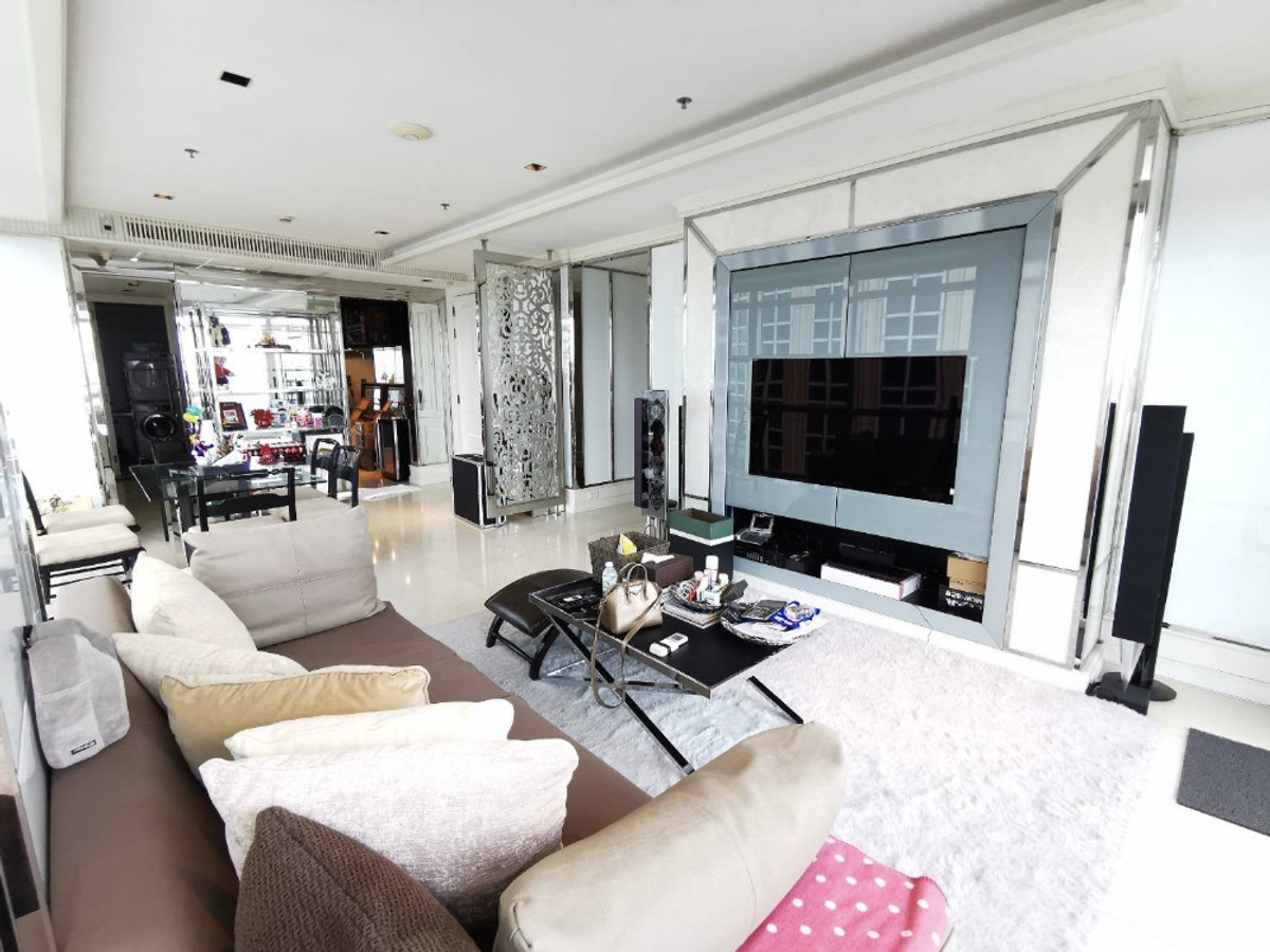 ให้เช่าคอนโดวิทยุ ชิดลม หลังสวน : Athenee Residence: 2bed 2bath+ maid 132.38sqm. 120,000/mth Am: 0849429988