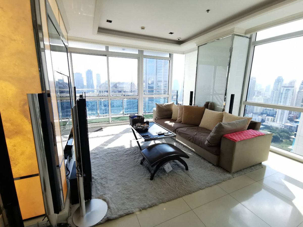 ให้เช่าคอนโดวิทยุ ชิดลม หลังสวน : Athenee Residence: 2bed 2bath+ maid 132.38sqm. 120,000/mth Am: 0849429988