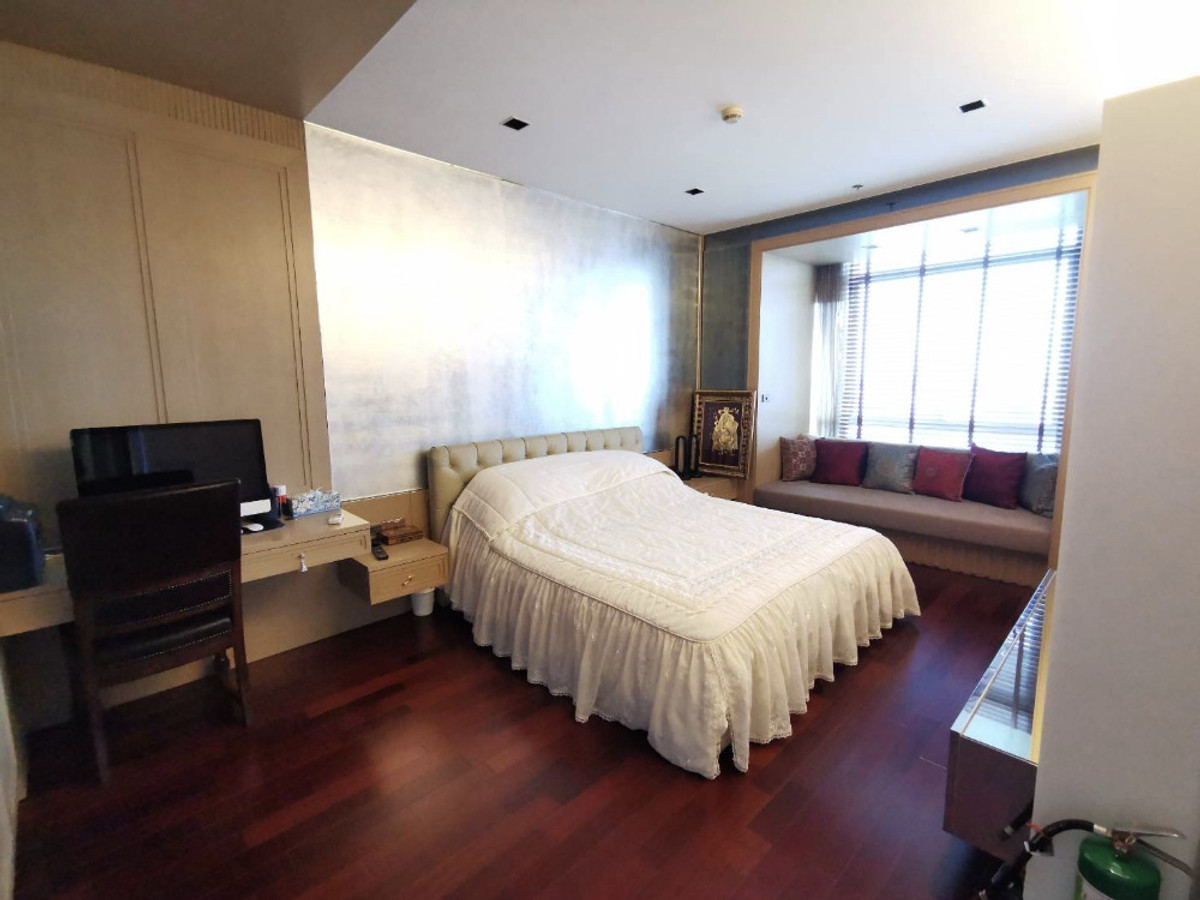 ให้เช่าคอนโดวิทยุ ชิดลม หลังสวน : Athenee Residence: 2bed 2bath+ maid 132.38sqm. 120,000/mth Am: 0849429988