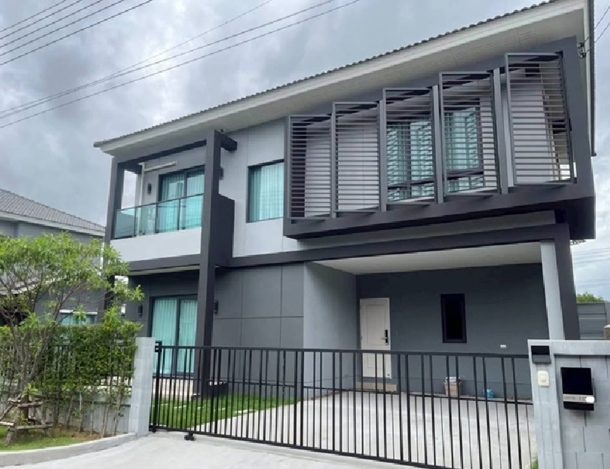 ให้เช่าบ้านบางนา แบริ่ง ลาซาล : For Rent ให้เช่าบ้านเดี่ยว 2 ชั้น โครงการ เซนโทร บางนา-กิ่งแก้ว เฟอร์นิเจอร์ครบ / หน้าบ้านหันทิศใต้ / บ้านสวยมาก / อยู่อาศัย / รับชาวต่างชาติ