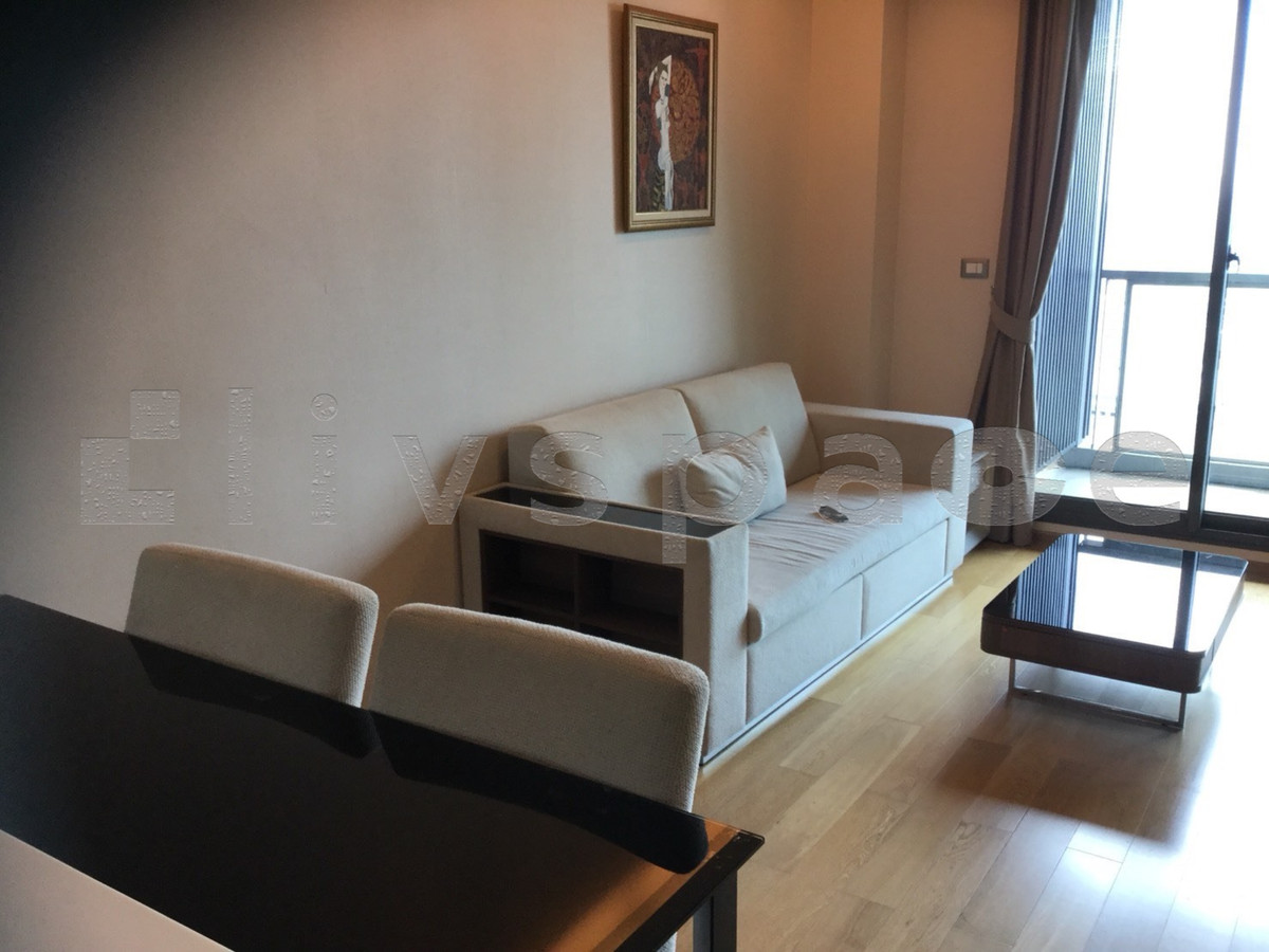 For RentCondoSathorn, Narathiwat : ▚ LI116ツ FOR RENT: The Address Sathorn 1BR 57sqm. 35K ✨ Stunning River View, High Floor, Extra Large Unit & Top-Tier Security 🏙️