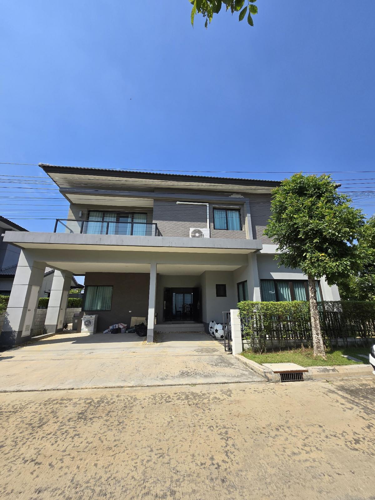 For SaleHouseRama5, Ratchapruek, Bangkruai : Discount 500,000 bath more!! Large detached house for sale in Ratchaphruek zone. Opposite Central Wellsville, corner house, new condition, good location, decorated, ready to move in.
