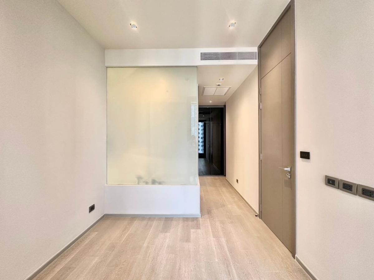 Hyde Heritage Thonglor Special Price Only 9.9 mb Please Call 064-932-4645 KEn Loading...