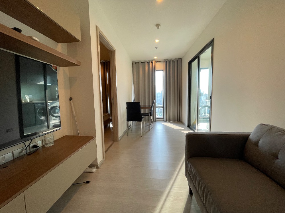 ขายคอนโดสุขุมวิท อโศก ทองหล่อ : New Room!! ขายห้อง 1 นอน 1 น้ำ 34 ตร.ม ไม่เคยมีคนอยู่ ชั้นสูง วิวสวย ราคาดีมาก!