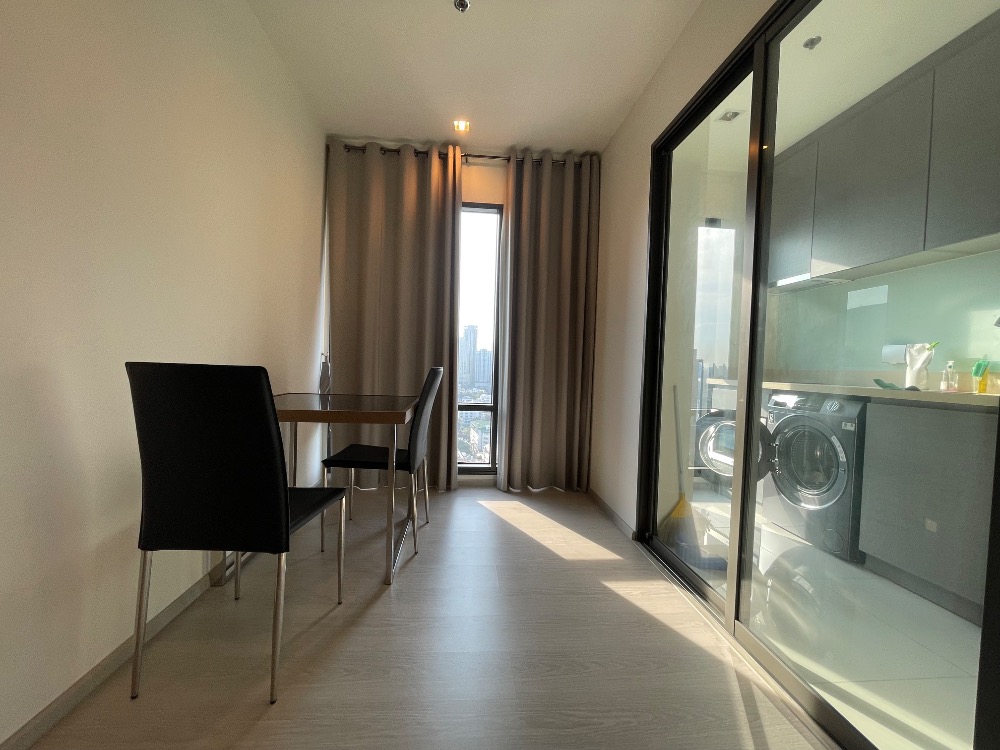 ขายคอนโดสุขุมวิท อโศก ทองหล่อ : New Room!! ขายห้อง 1 นอน 1 น้ำ 34 ตร.ม ไม่เคยมีคนอยู่ ชั้นสูง วิวสวย ราคาดีมาก!