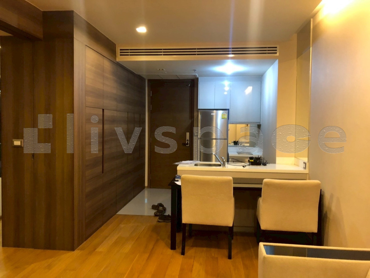 For RentCondoSathorn, Narathiwat : ▚ LI116ツ FOR RENT: The Address Sathorn 1BR 57sqm. 35K ✨ Stunning River View, High Floor, Extra Large Unit & Top-Tier Security 🏙️