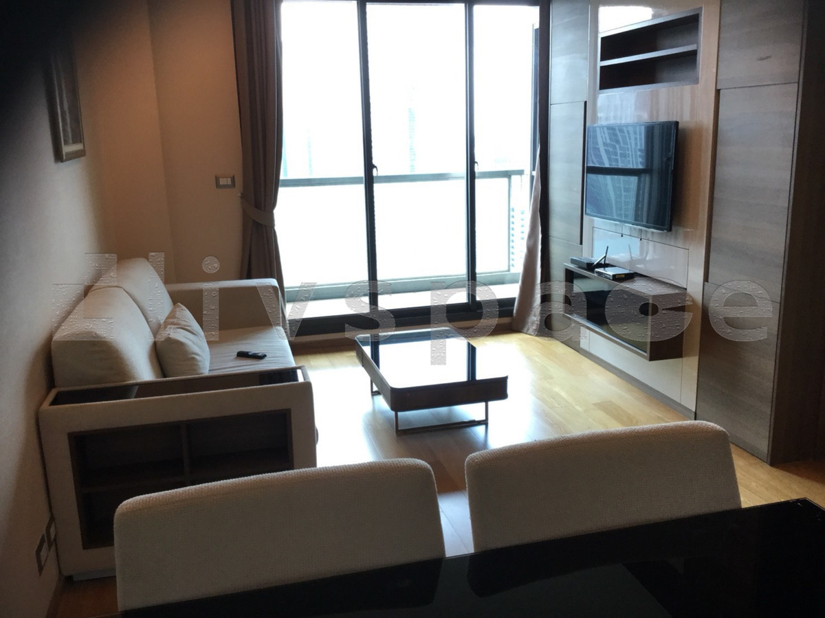 For RentCondoSathorn, Narathiwat : ▚ LI116ツ FOR RENT: The Address Sathorn 1BR 57sqm. 35K ✨ Stunning River View, High Floor, Extra Large Unit & Top-Tier Security 🏙️