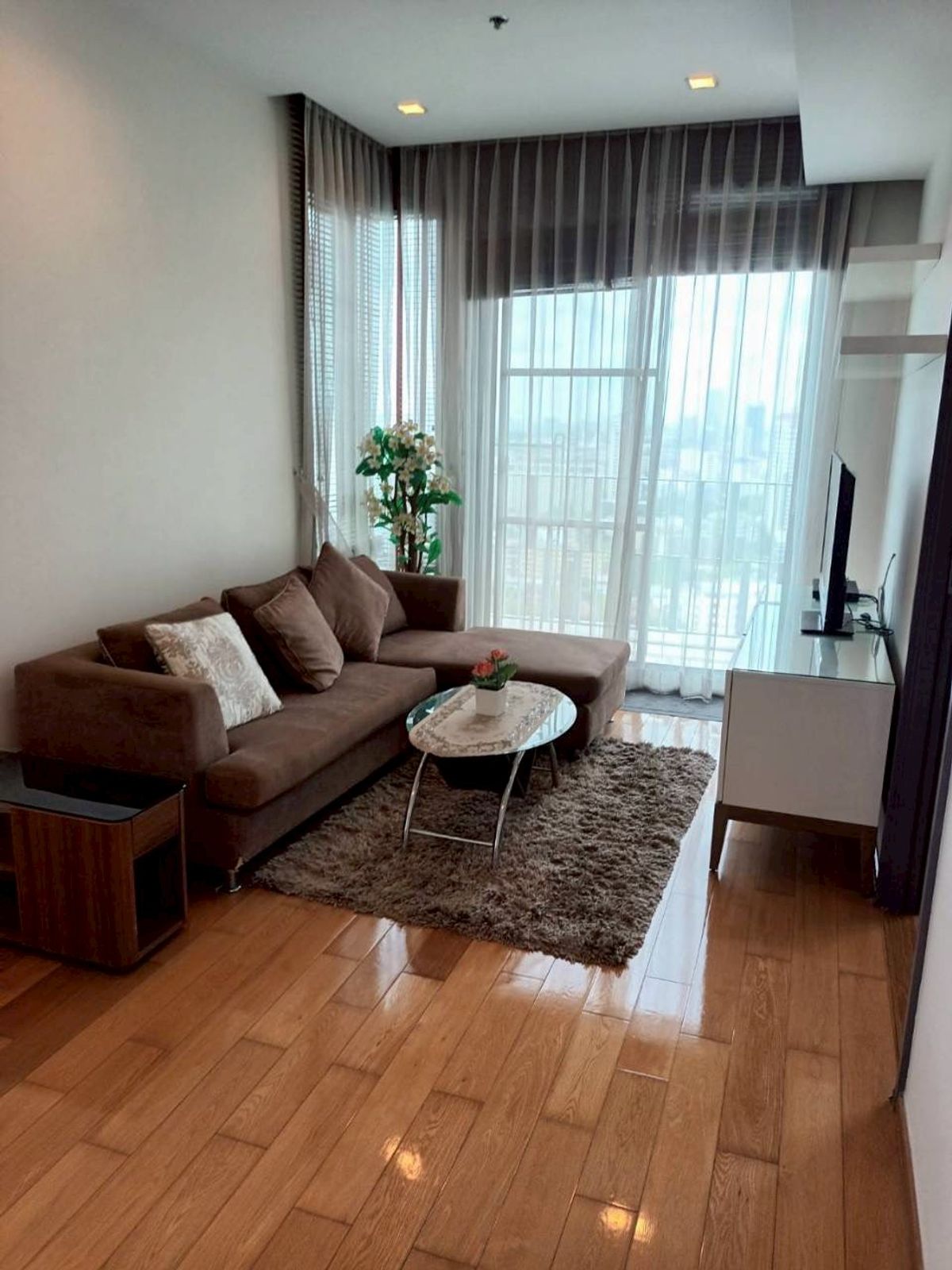 For RentCondoSukhumvit, Asoke, Thonglor : (For Rent)  2 Beds 2 Baths 77 Sqm.Fully furnished - Ready to MOVE IN