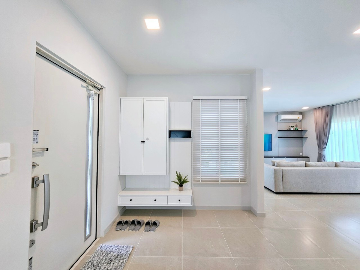 For RentHouseBangna, Bearing, Lasalle : K-6214 Urgent rent! Chaiyapruek Bangna, Km. 15, near Mega Bangna behind the corner