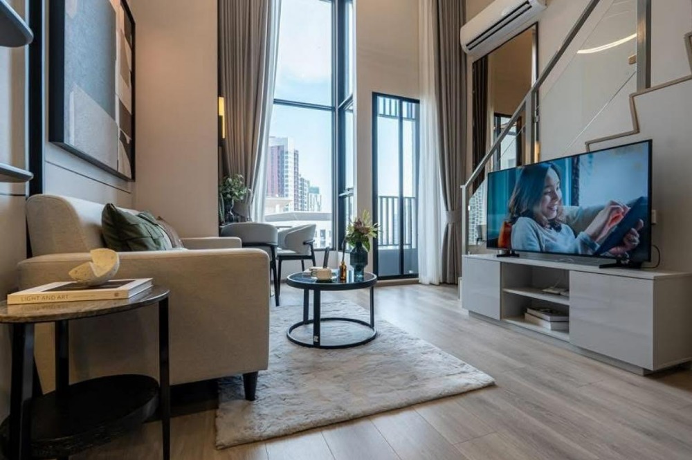 For SaleCondoOnnut, Udomsuk : Knightsbridge Space Sukhumvit - Rama 4, a new premium condo on Rama 4 Road, near Sukhumvit Road, near BTS Phra Khanong, starting at 4.99 million baht.
