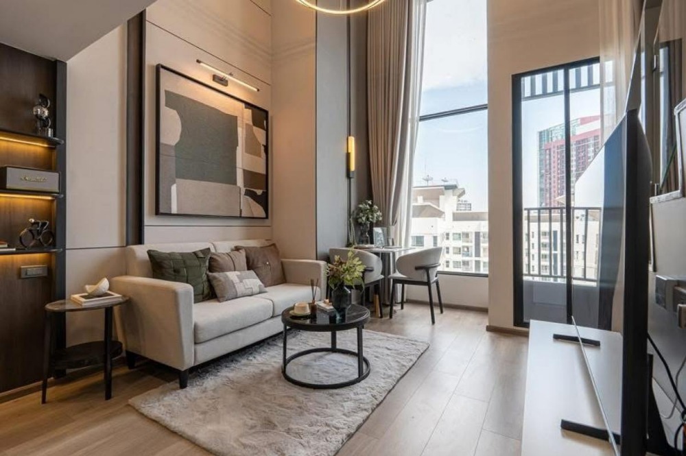 For SaleCondoOnnut, Udomsuk : Knightsbridge Space Sukhumvit - Rama 4, a new premium condo on Rama 4 Road, near Sukhumvit Road, near BTS Phra Khanong, starting at 4.99 million baht.