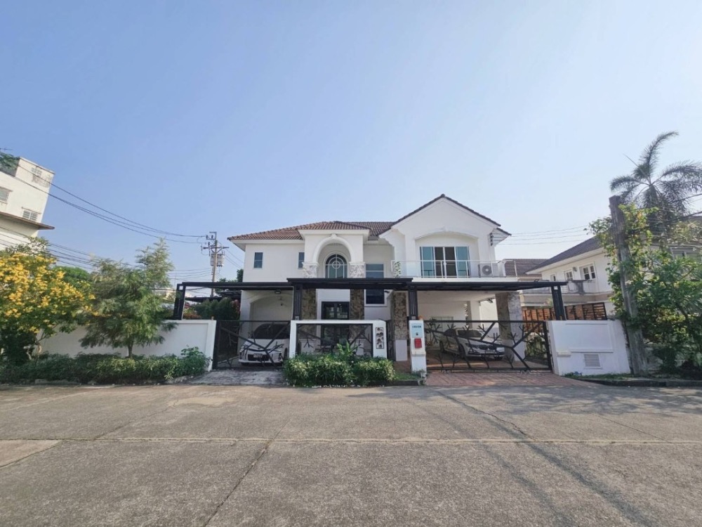 For SaleHouseNawamin, Ramindra : S2892 House for sale, Warin Thorn Watcharapol Village, after the corner of Watcharapol Beautiful house ready