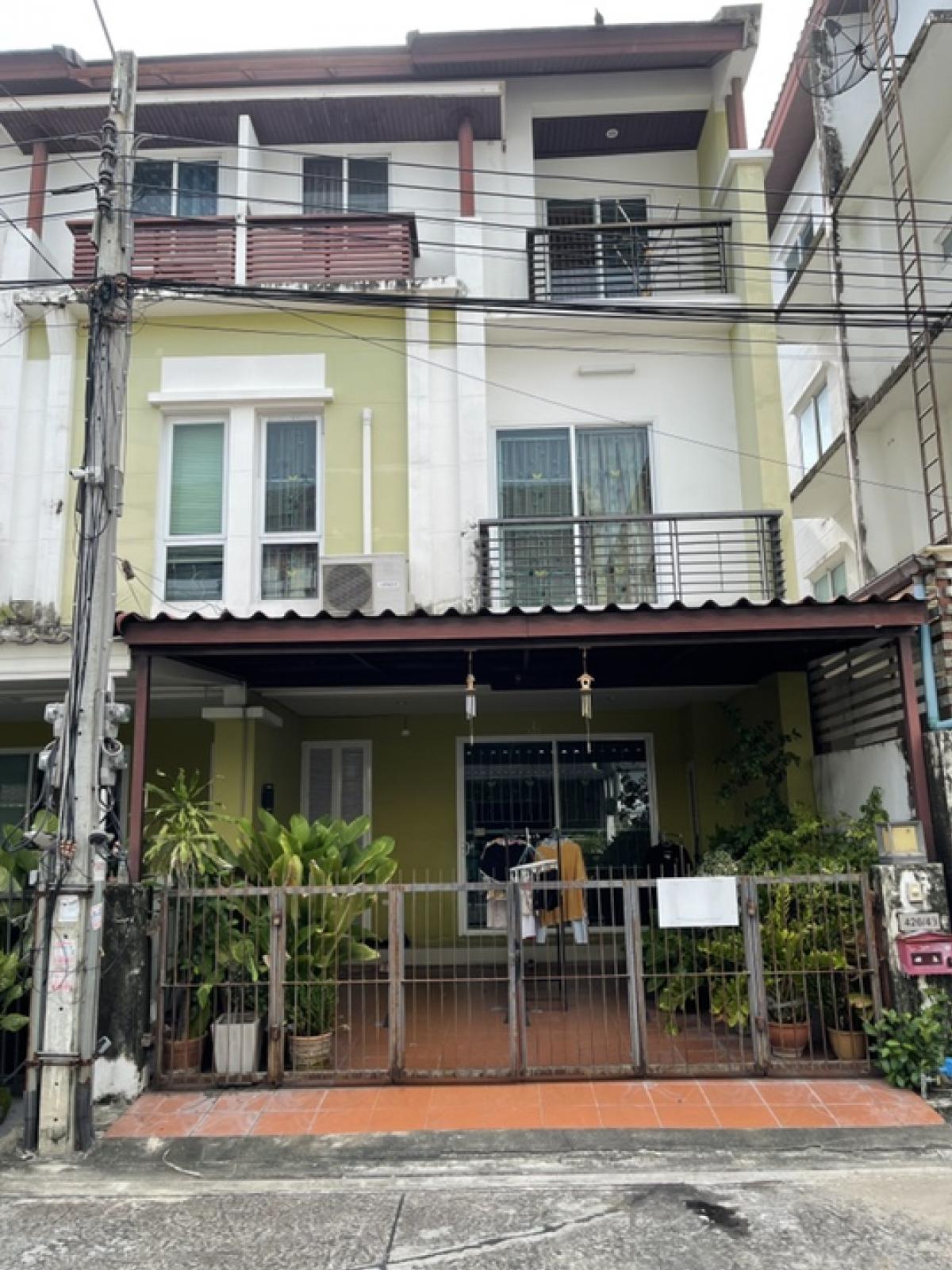 ขายทาวน์โฮมบางนา แบริ่ง ลาซาล : ขาย ทาวเฮ้าส์ 3 ชั้น ถนนนัมเบอร์วัน-ราม2 บางนา ทำเลข้างมหาวิทยาลัยรามคำแหง 2 ใกล้ห้างสรรพสินค้าเมกาบางนา โลตัสบางนา เซ็นทรัลบางนา สวนหลวง ร.9 เดินทางสะดวก สามารถเชื่อมต่อได้หลายเส้นทาง ถนนบางนา-ตราด บางแก้ว รามคำแหง2 ประเวศ สวนหลวง อุดมสุข อ่อนนุช