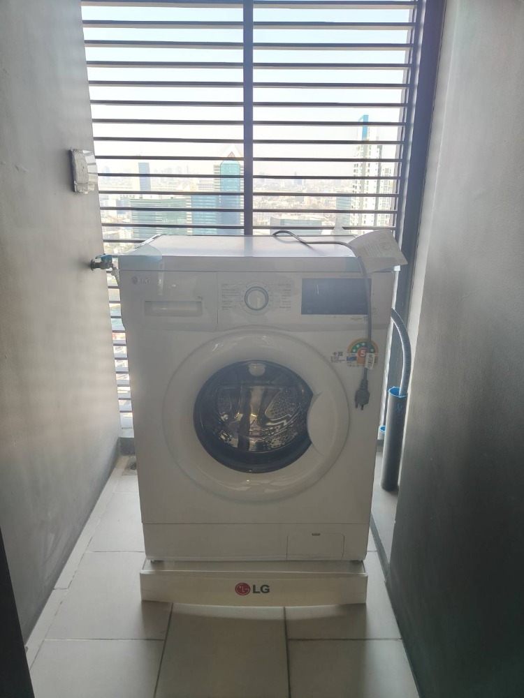 ให้เช่าคอนโดเกษตรศาสตร์ รัชโยธิน : ปล่อยเช่าห้องใหม่มือ1  ชั้น34 ขนาด 44 ตรม. คอนโด แมสซารีน รัชโยธิน ติด BTS รัชโยธิน (ห้องจริง  วิวสวยมาก )