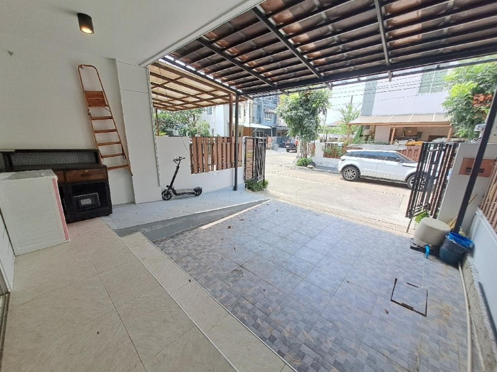 For SaleTownhomeEakachai, Bang Bon : Townhouse for sale The Plant city sathorn