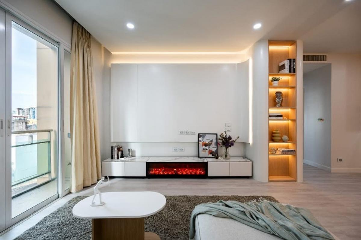 For SaleCondoNana, North Nana,Sukhumvit13, Soi Nana : The new room is good price. The Prime 11 Size 89.73 SQ.M 2 BED 2 Bath, only 10.9 MB. Contact 086-795-9997.