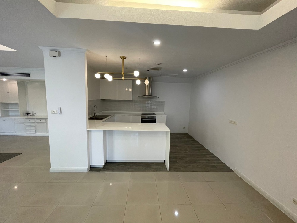 ให้เช่าคอนโดแจ้งวัฒนะ เมืองทอง : 3 beds 3 baths for rent, 200m. walking distance from ISB.